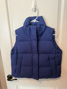 lululemon athletica Puffer Vest in Deep Blue has detachable hood